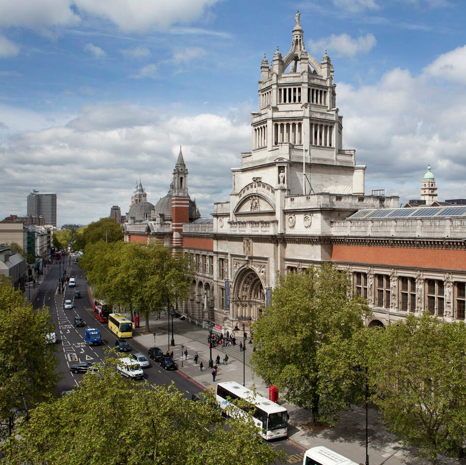 <span>The V&A Museum Visitor Journey Mapping</span>
